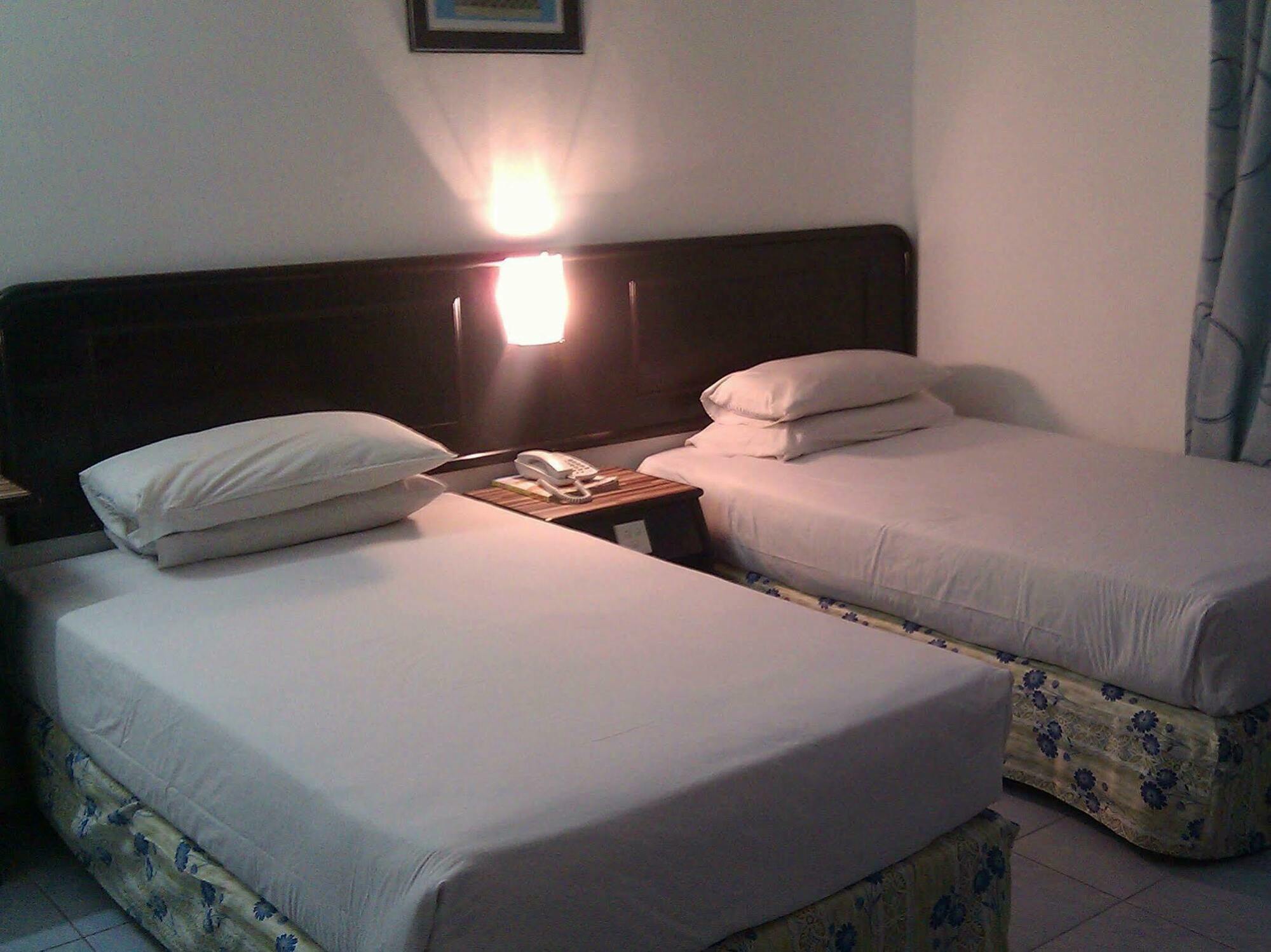 Wah May Hotel Kota Kinabalu Bagian luar foto