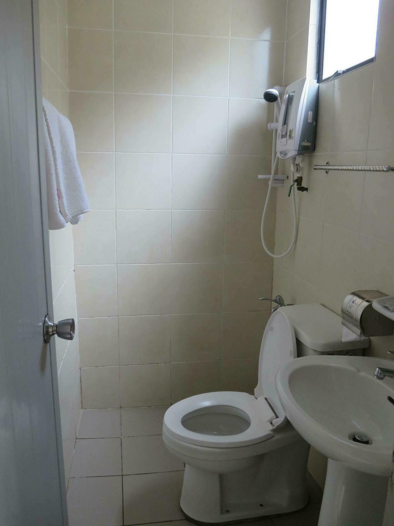 Wah May Hotel Kota Kinabalu Bagian luar foto