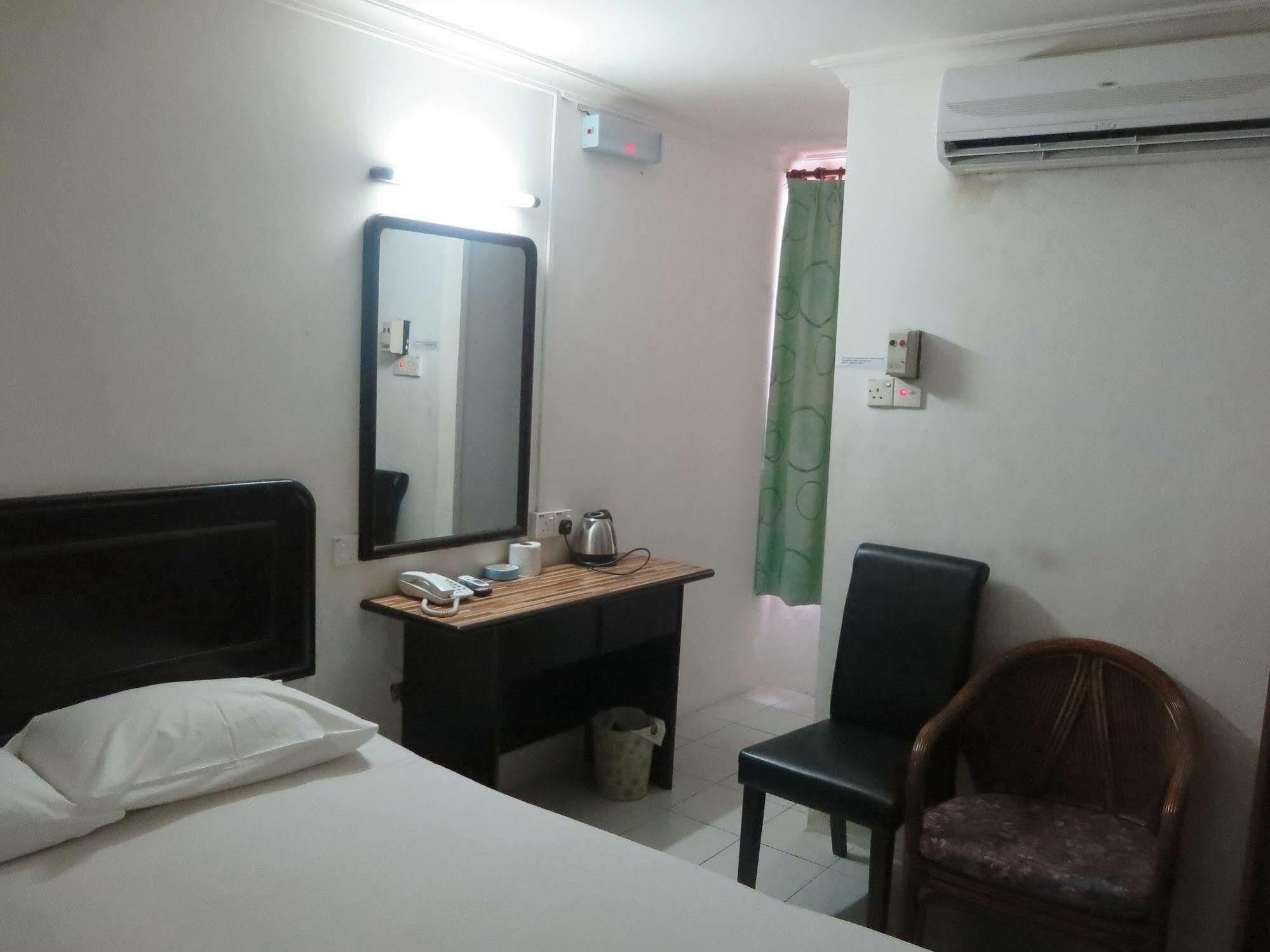 Wah May Hotel Kota Kinabalu Bagian luar foto