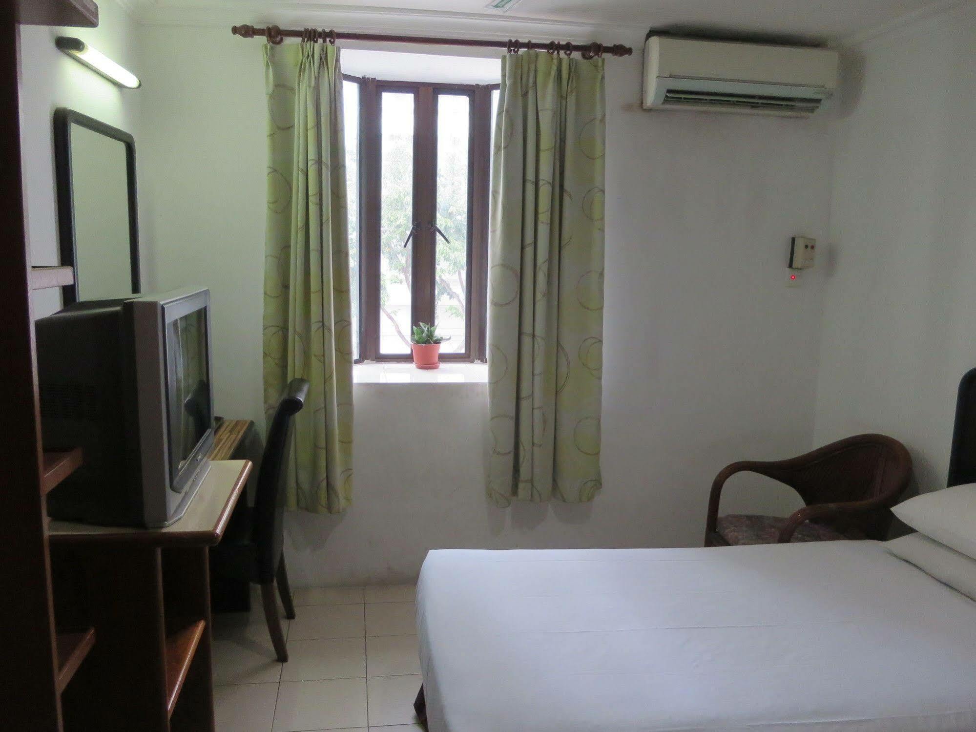 Wah May Hotel Kota Kinabalu Bagian luar foto